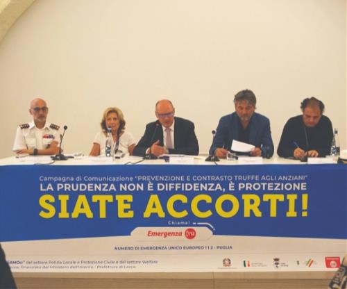 Foto della conferenza stampa per la nuova campagna istituzionale 2025 “Siate Accorti! Prevenzione e contrasto truffe agli anziani”