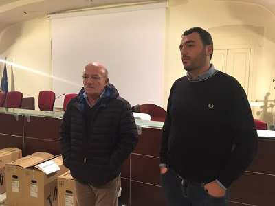 Consegnati i pc dismessi e funzionanti a 20 enti no profit Dirigente Esposito e assessore Delli Noci