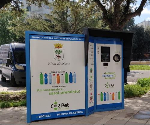 Ecocompattatore Coripet Piazza Indipendenza