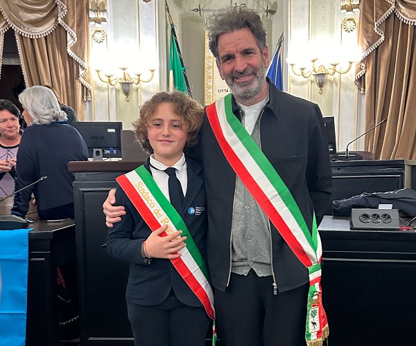 Il Sindaco Salvemini con il nuovo Sindaco del CCRR Pierluigi Salomi