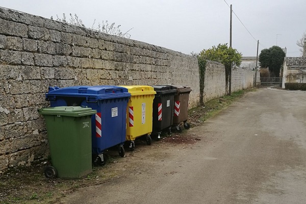 Punto di raccolta differenziata nelle marine