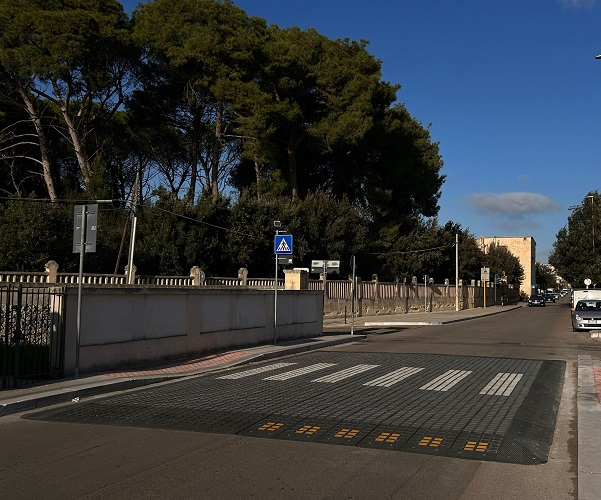 Attraversamento rialzato via San Pietro in Lama