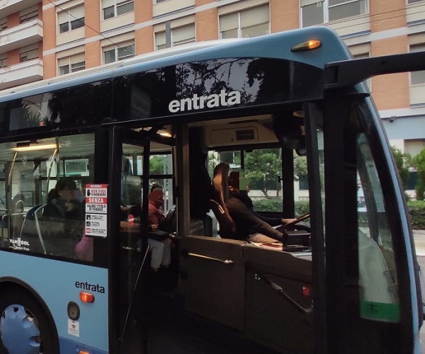 Natale in bus, 105mila passeggeri sui mezzi in un mese autobus sgm