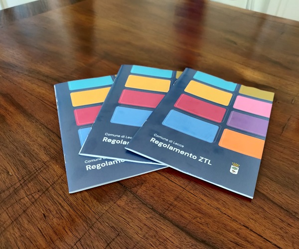 Una brochure dedicata al Regolamento per l’accesso alla ZTL e alle aree pedonali della città Brochure ZTL