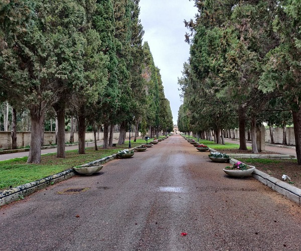 Commemorazione dei defunti: orari di apertura del cimitero, viabilità e servizio navetta gratuito Cimitero Lecce