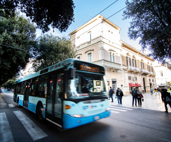 Abbonamenti al TPL ridotti del 60% per gli studenti di Unisalento SGM BUS