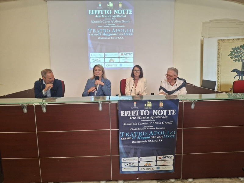 conferenza stampa effetto notte