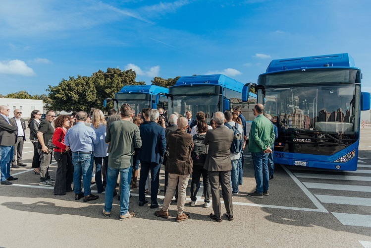 Consegna bus a metano Sgm - Conferenza stampa