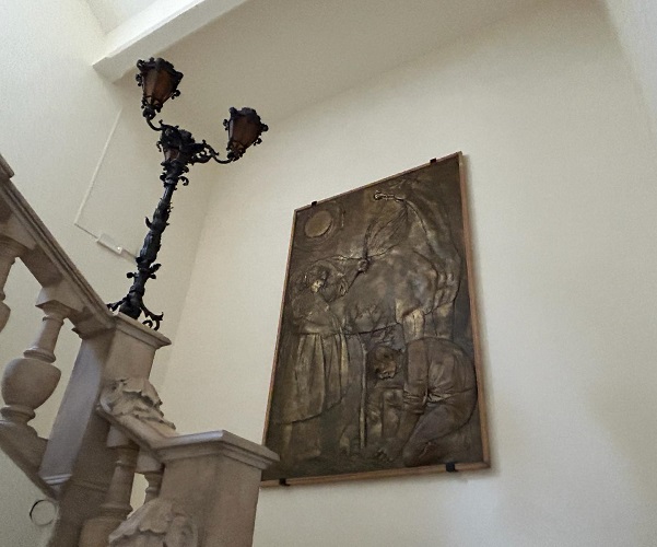 A Palazzo Carafa inaugurazione dell'opera d'arte donata dalla famiglia Gennari Opera donazione Gennari Palazzo Carafa