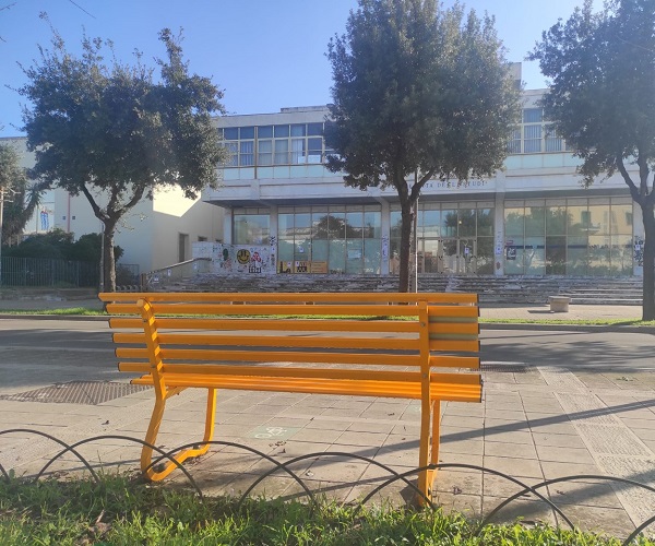panchina gialla Regeni