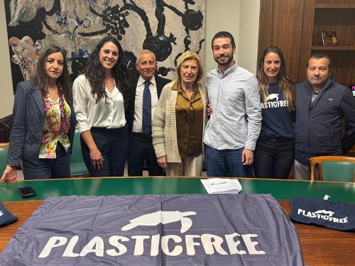Lecce aderisce al Protocollo "Plastic free", firmato l'accordo con l'associazione "Plastic Free odv onlus"
