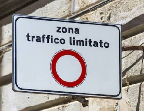 Richiesta pass Ztl per le attività di ristorazione e artigianali che effettuano consegna a domicilio zona traffico limitato