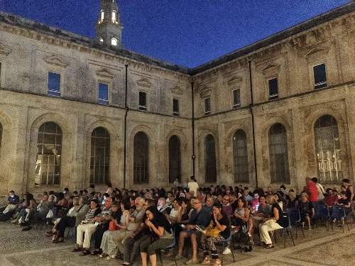 Proiezione cinematografica ai Teatini